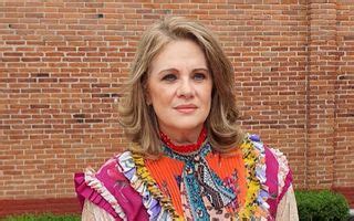 Erika Buenfil causa sensación en bikini a sus casi 60 años Fama
