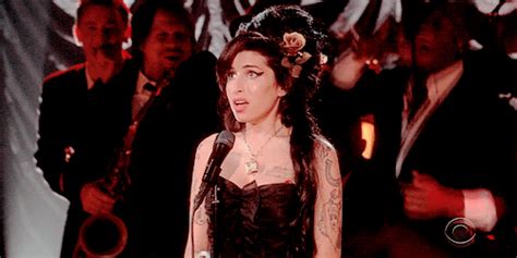 amy winehouse | GIF | PrimoGIF