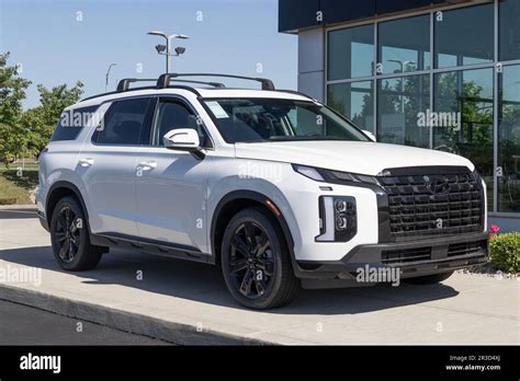 Noblesville Circa May 2023 Hyundai Palisade Display At A Dealership