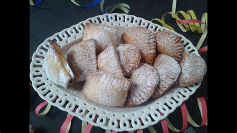 Ravioli Dolci Fritti E Al Forno Con Ricotta E Gocce Di Cioccolato