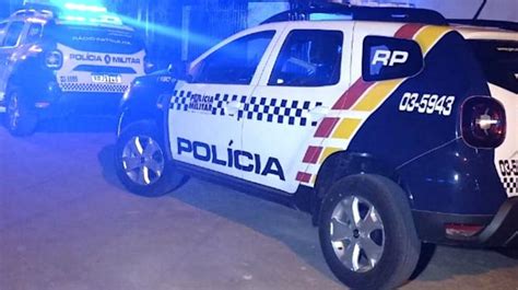 Entregador Empina Moto Na Frente De Viatura Policial Tenta Fugir E é