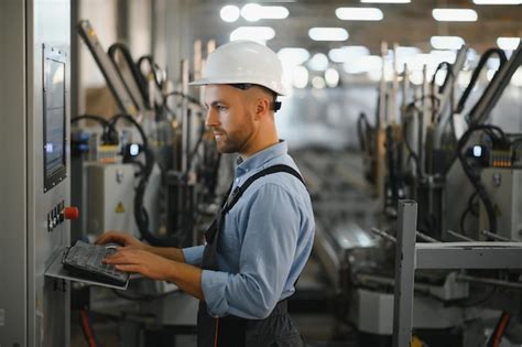 Fábrica de producción de puertas y ventanas de aluminio y pvc