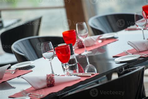 table setting at restaurant 10754920 Stock Photo at Vecteezy