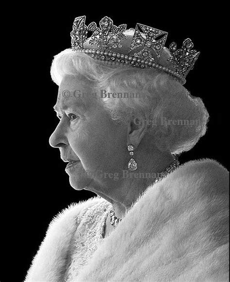 Nouveau Portrait De La Reine Elizabeth Ii Noblesse And Royautés