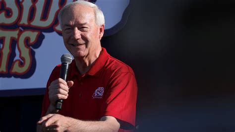 Asa Hutchinson Somehow Qualifies For First Gop Debate