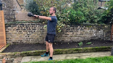 I Did 100 Kettlebell Swings A Day For A Week Here S What Happened