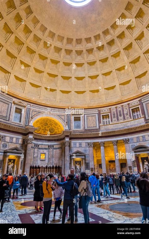 Pantheon Piazza Della Rotonda Rome Italy Stock Photo Alamy