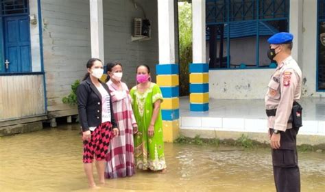 Pemukiman Warga Di Bantaran Sungai Katingan Mulai Terendam Banjir