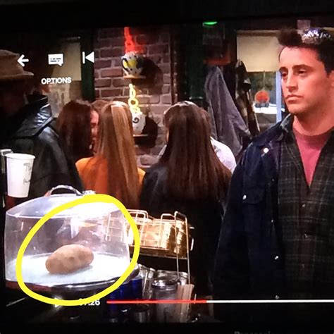 Weird Background Joke : r/howyoudoin