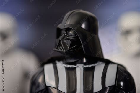 Foto De Iconic Star Wars Characters Darth Vader And Stormtrooper In A