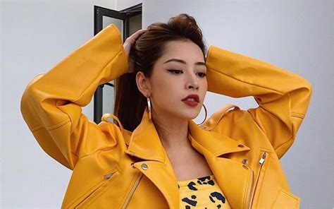 Chi Pu diện bikini màu chói loá khoe đường cong chuẩn chai nước ngọt Saostar vn