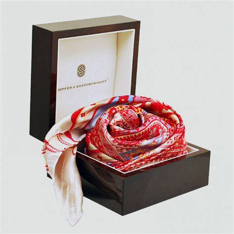 Что подарить женщине на 60 лет - идеи подарков на юбилей для женщины на ...