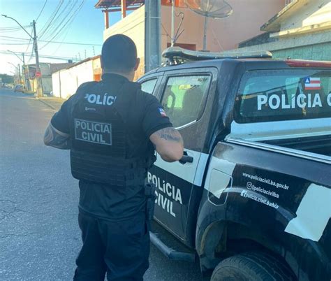 Conquista Polícia Civil cumpre mandados em casa de acusado de roubar