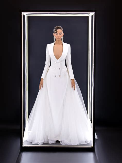 Designer Wedding Dresses & Bridal Gowns - Frobolous