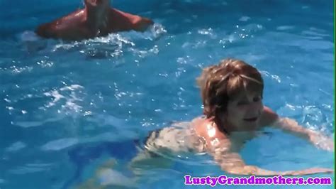 Vidéos femmes mures XVIDEOS