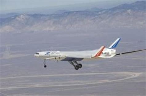 Blended-Wing Boeing completes first test flight