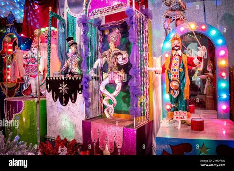 Circus performer animations hi-res stock photography and images - Alamy