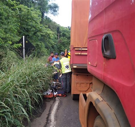 Ciclista Fica Gravemente Ferida Ap S Colidir Em Caminh O No Oeste De Sc