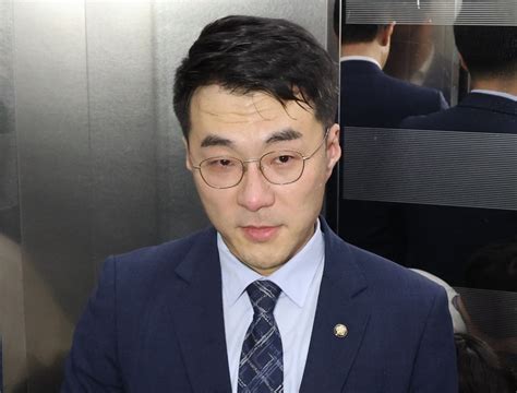 김남국 코인 논란에 윤리위 심의 결과 관계없이 총선 불출마 │ 매거진한경