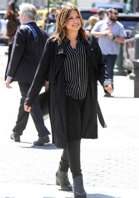 Mariska Hargitay Law And Order Svu Filming Season 20 Mariska