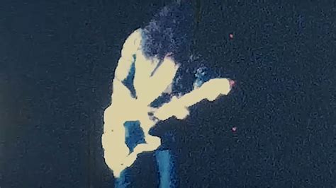 Rare footage of Eddie Van Halen playing an early configuration of his ...