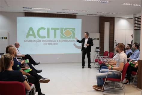 Associados Divulgam Seus Produtos E Servi Os Em Encontro Na Acit Acit