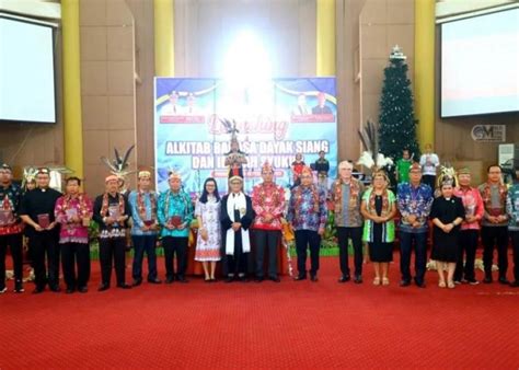 Murung Raya Kini Miliki Alkitab Bahasa Dayak Siang Kaltengtimes