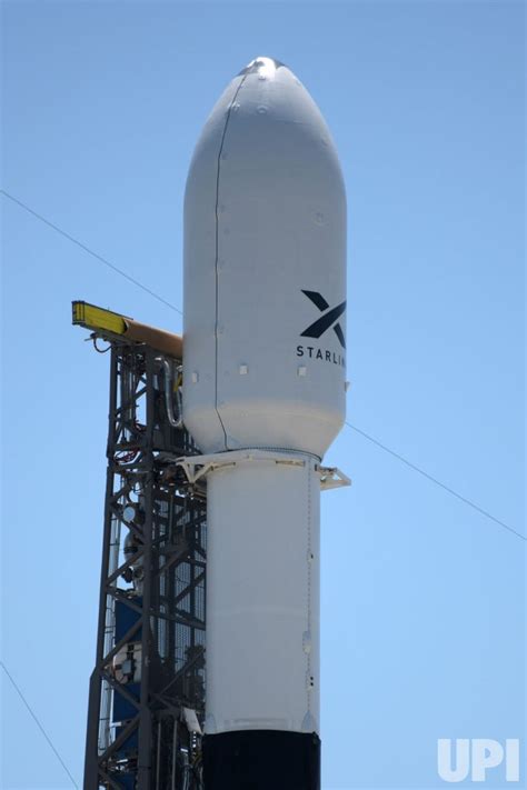 Photo Spacex Falcon Rocket Launches Starlink Satellites From The Cape