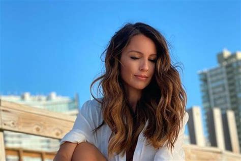 El Video De Pampita En Bikini Que Alimenta Rumores Esas Lolas Son De Embarazada