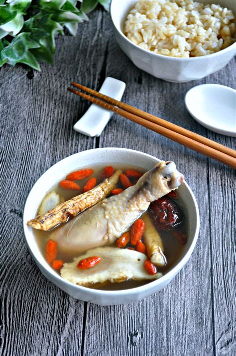 Chinese Herbal Chicken Soup 中式药材鸡汤 Eat What Tonight