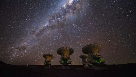 Científicos del MIT descubren un planeta similar a la Tierra en una