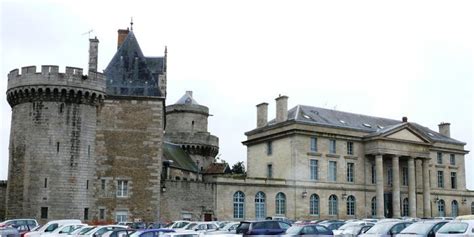 Château Des Ducs Alençon Structurae