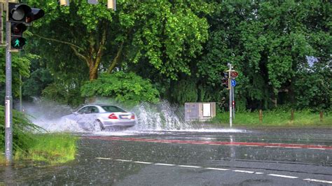 Gewitter Hagel Und Starkregen In Nrw Wetterexperten Warnen Vor