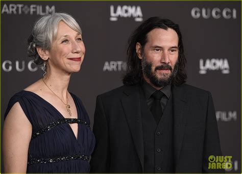 Keanu Reeves Meets Helen Mirren: A Star-Studded Hollywood Encounter - Hunter Games Magazine