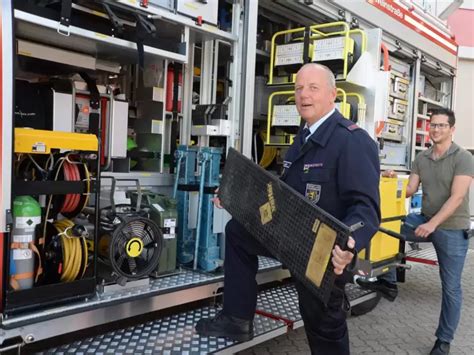 Neuer Rüstwagen für Freiwillige Feuerwehr inklusive Gummiboot