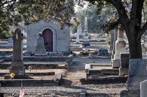 Historical Cemetery Free Stock Photo - Public Domain Pictures
