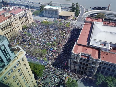 Brisbane climate strike turnout : r/australia