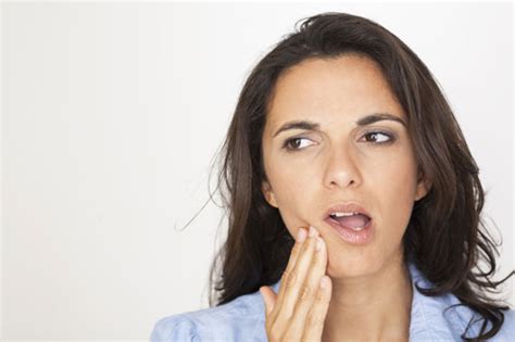 Effective Ways To Reduce Swelling After Tooth Extraction