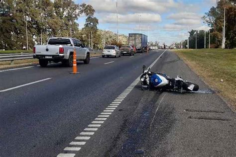 Choque Sindicalista Se Incrust Con Su Moto En Un Auto Y Muri En El