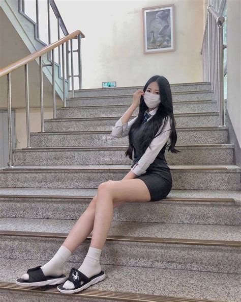 Schoolgirl에 있는 핀