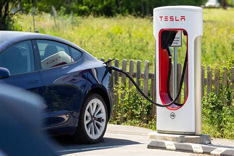 Une Fuite Sur Twitter R V Le Les Futures Bornes Tesla Superchargers V