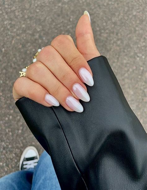 Hailey Bieber Pearl Chrome Glazed Donut Nails Artofit