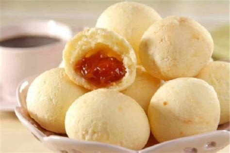 Pão De Queijo Recheado Com Goiabada Ou Romeu E Julieta Uma Combinação