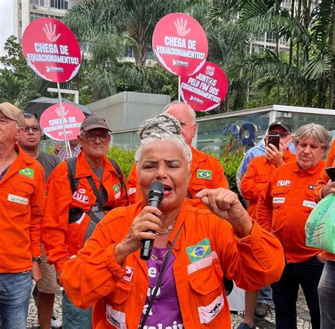 Caravana Do Sindipetro Ba Participa De Ato No Rio De Janeiro E Volta