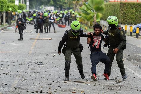 Colombia Represi N Violenta Paramilitarismo Urbano Detenciones