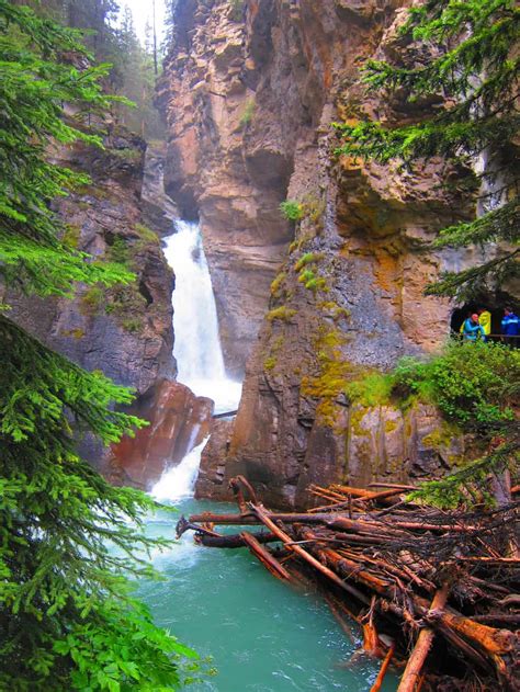 亞伯達 夏訪班夫國家公園，橫穿約翰斯頓峽谷 Johnston Canyon Banff National Park For