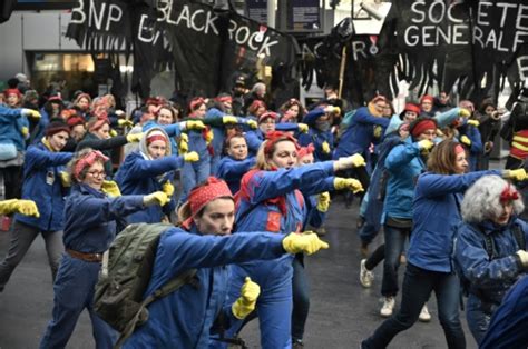 Cheminots et féministes réunis à cause de Macron et contre la réforme