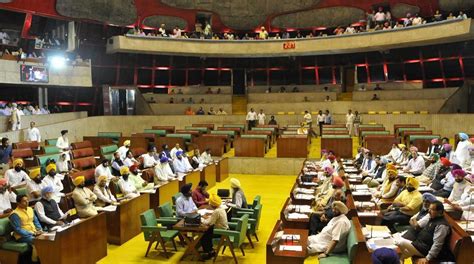 Young House Absent Patriarch And Captain Sidhu Bonhomie Inside The