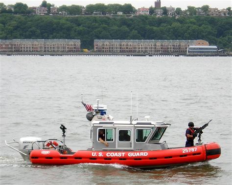 Us Coast Guard Patrol Boat Hudson River New York City Flickr