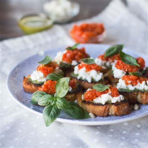 Crostini De Pesto Tomate Y Mozzarella Mandarinas En Mi Cocina